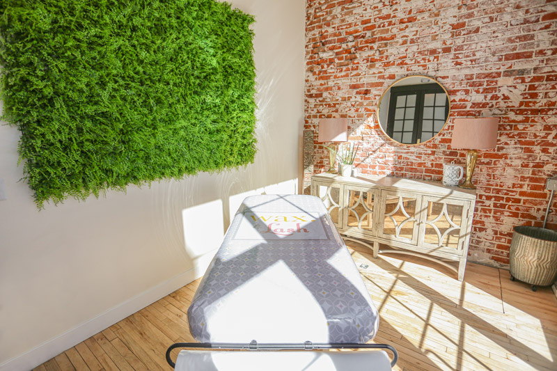 wax-lash-sunny-treatment-room