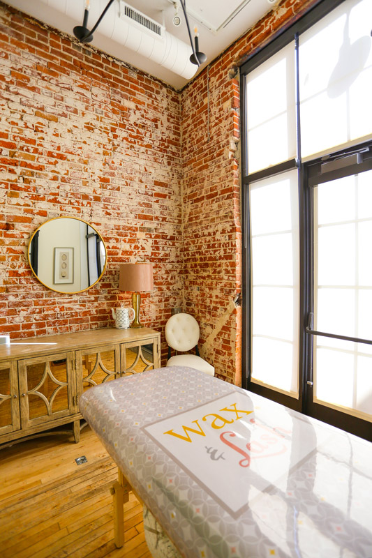 wax-lash-treatment-room-1