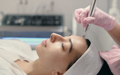 Dermaplaningvs Microdermabrasion: What’s the Difference?